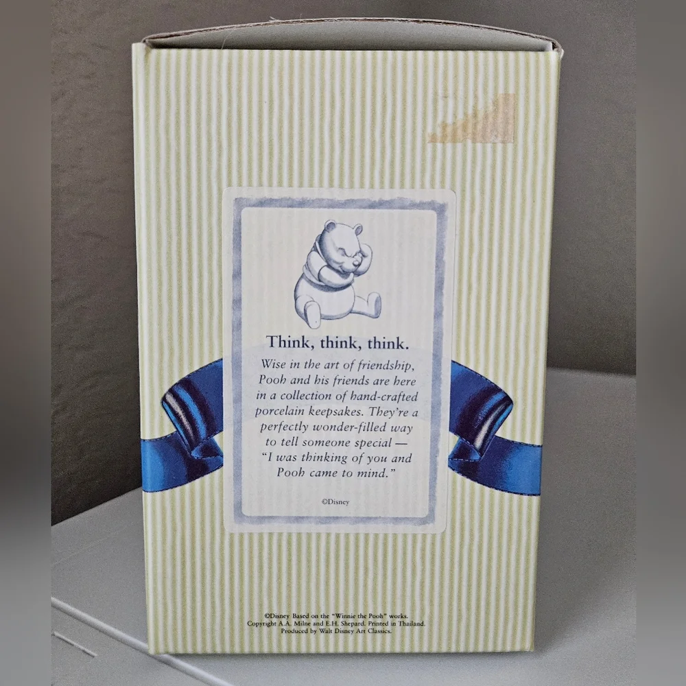 Winnie The Pooh Porcelain Figurine - Picture 7 of 8